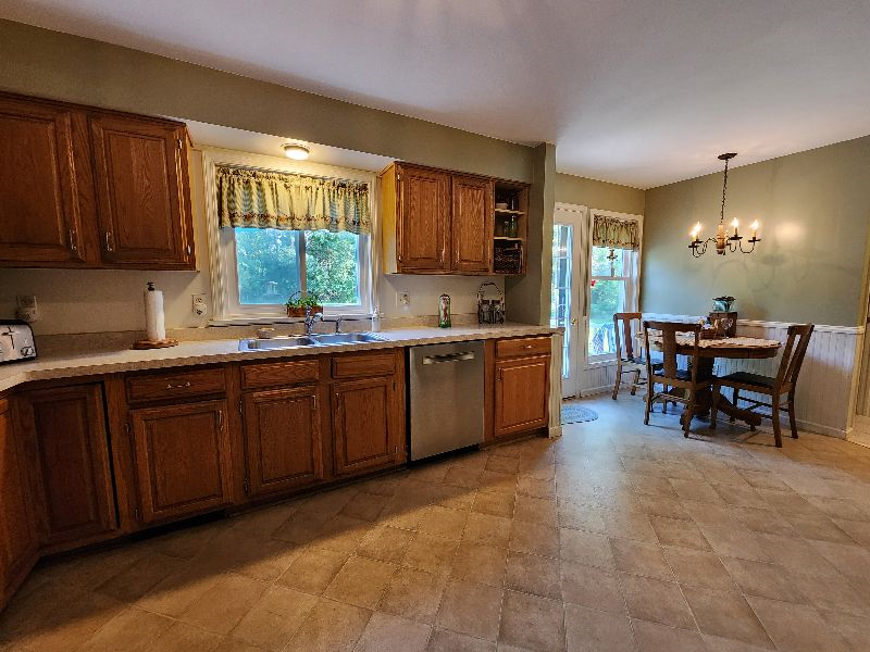 In close proximity to Rochester, this charming  home is on a quiet street. - Photo 5
