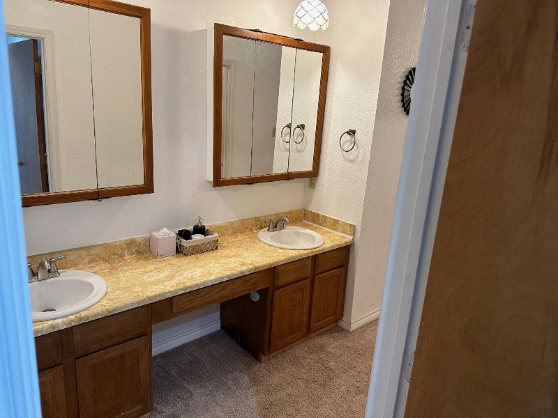 Upscale 3 Bed 2 Bath Corporate Townhome Furnished Rental - Photo 7