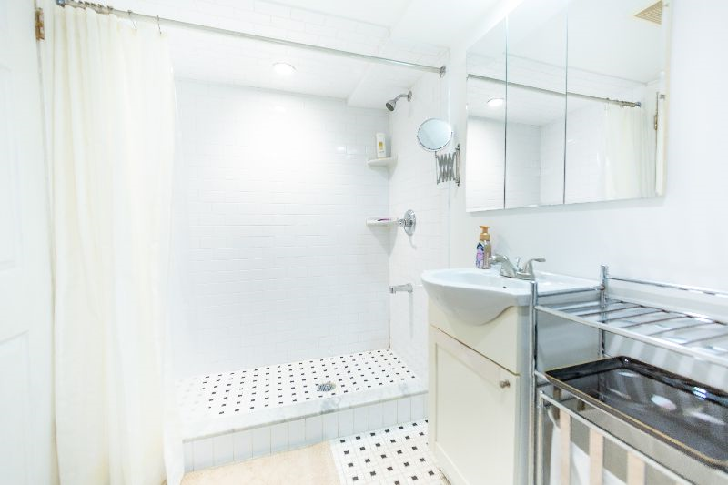 Quiet Apartment Off the Park - Photo 11