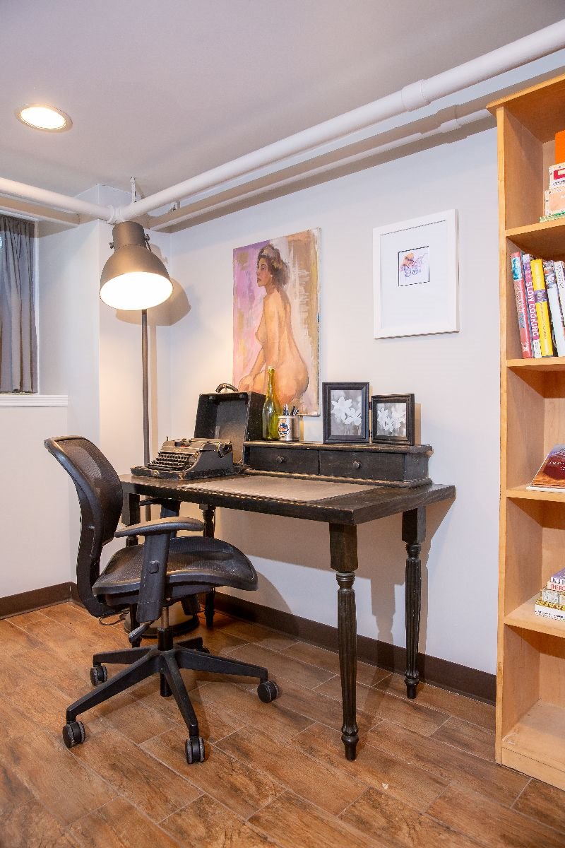 Quiet Apartment Off the Park - Photo 7