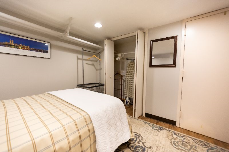 Quiet Apartment Off the Park - Photo 10