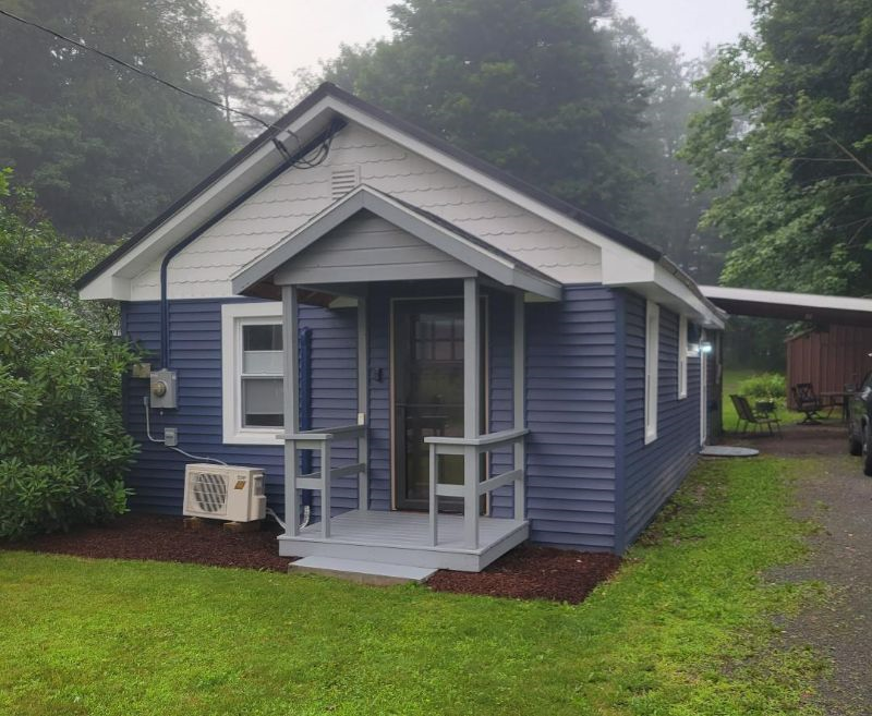 Smittys Lake House - Photo 1