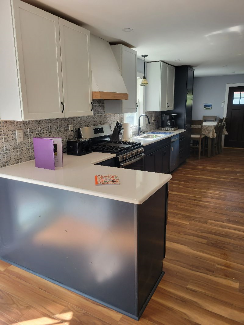 Smittys Lake House - Photo 2