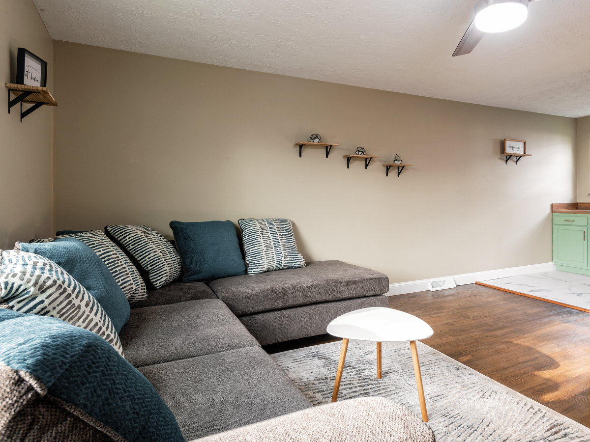 Completely remodeled 2 bedroom apartment close to the Hospital - Photo 9