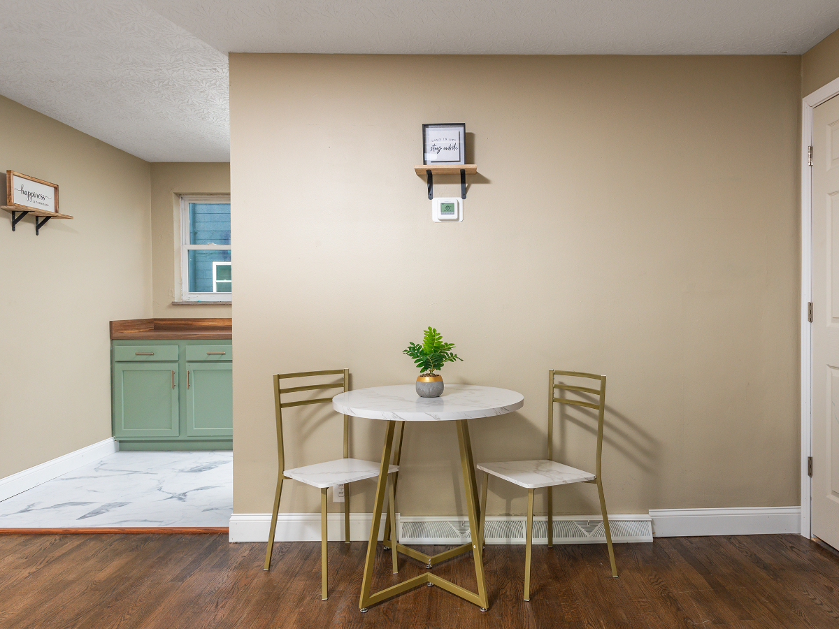Completely remodeled 2 bedroom apartment close to the Hospital - Photo 4