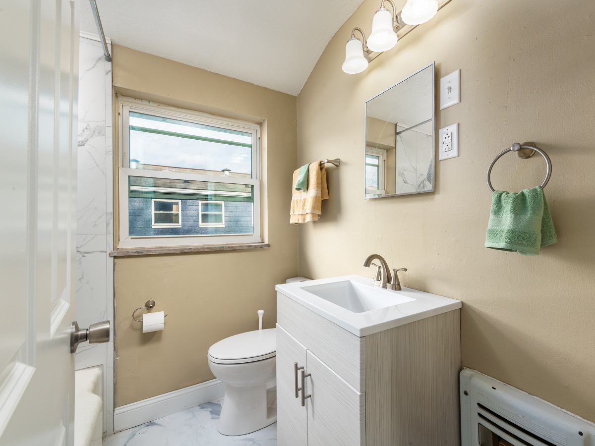 Completely remodeled 2 bedroom apartment close to the Hospital - Photo 7