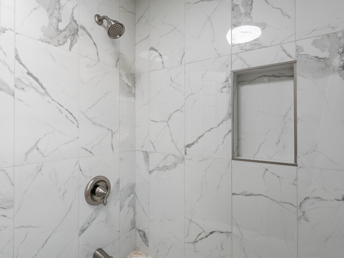 Completely remodeled 2 bedroom apartment close to the Hospital - Photo 8