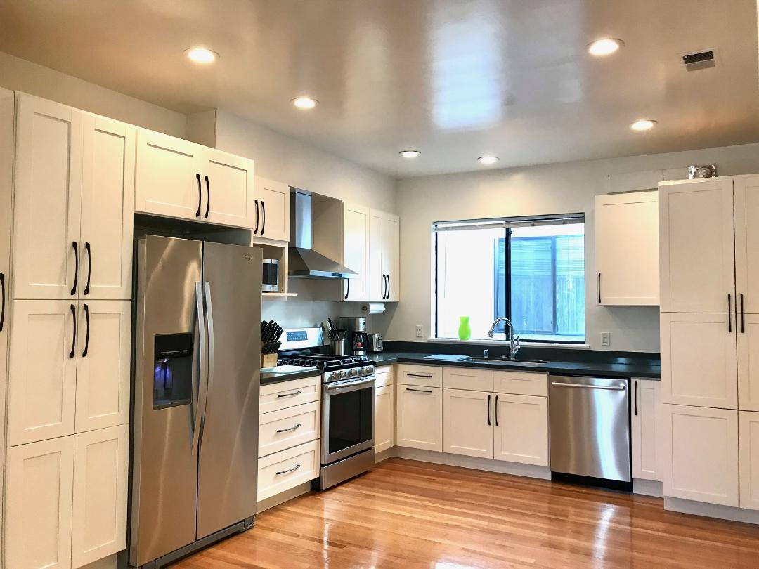 Stunning Apartment in-unit laundry all utilities included close to GG Park - Photo 2