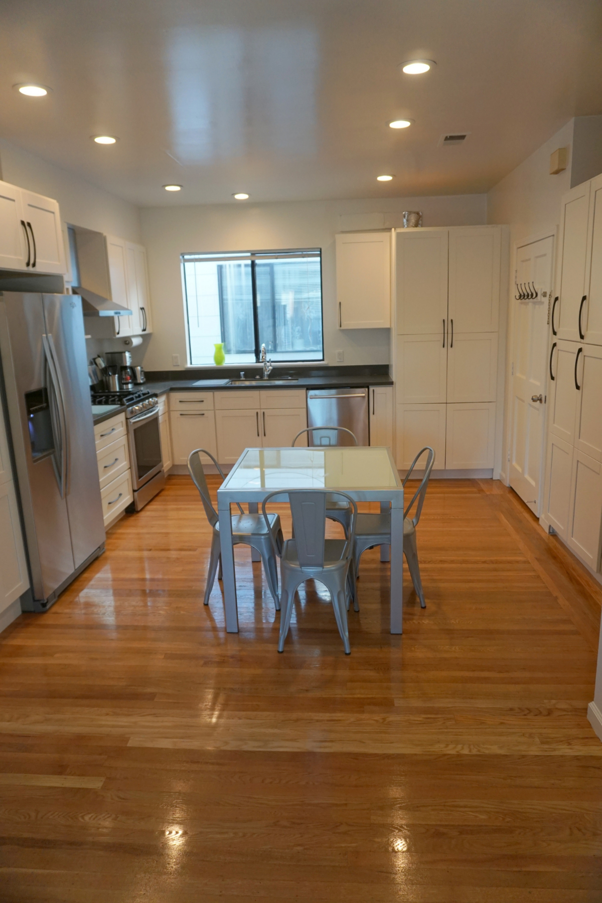 Stunning Apartment in-unit laundry all utilities included close to GG Park - Photo 5