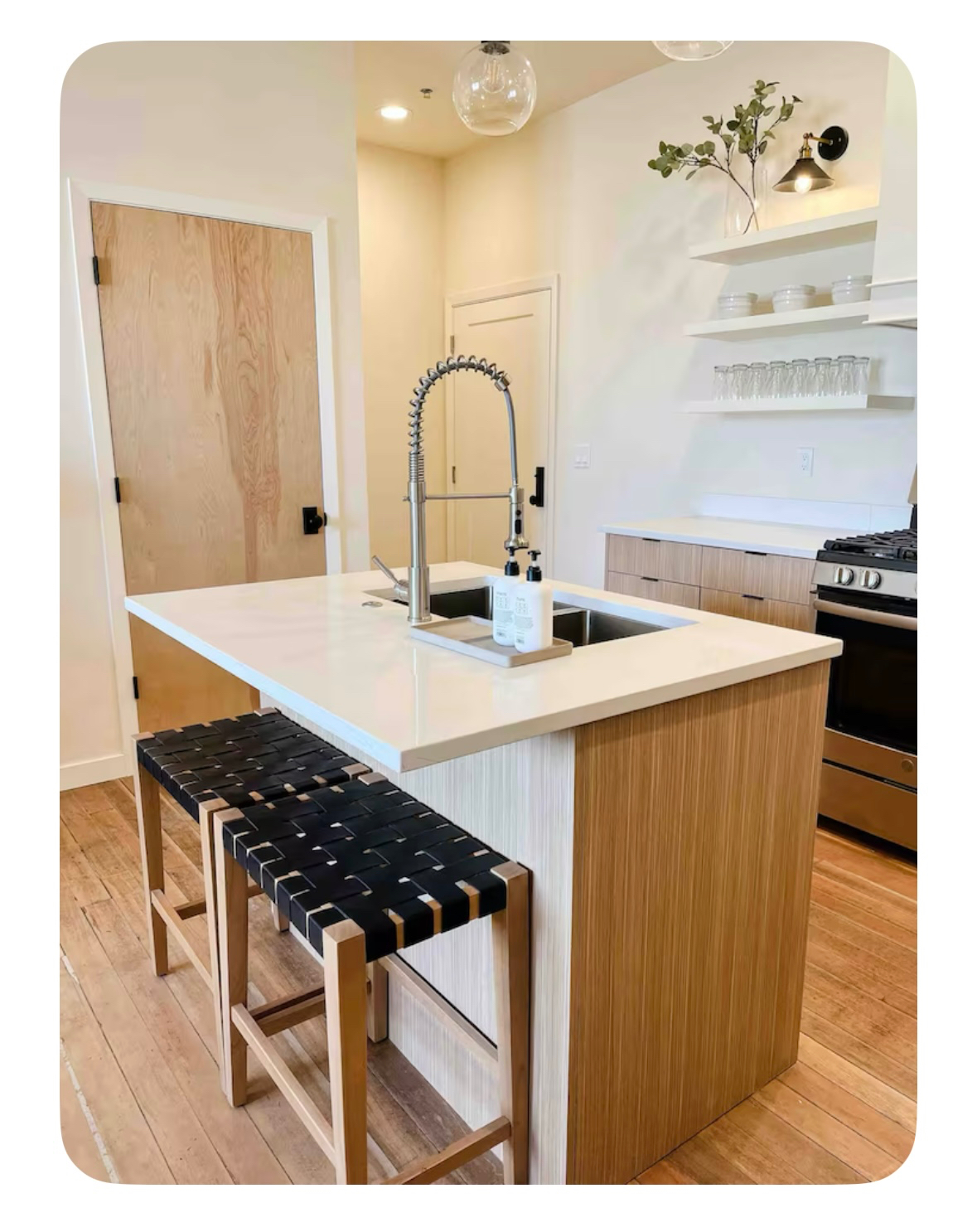 Downtown Prineville Furnished Apartment - Photo 3