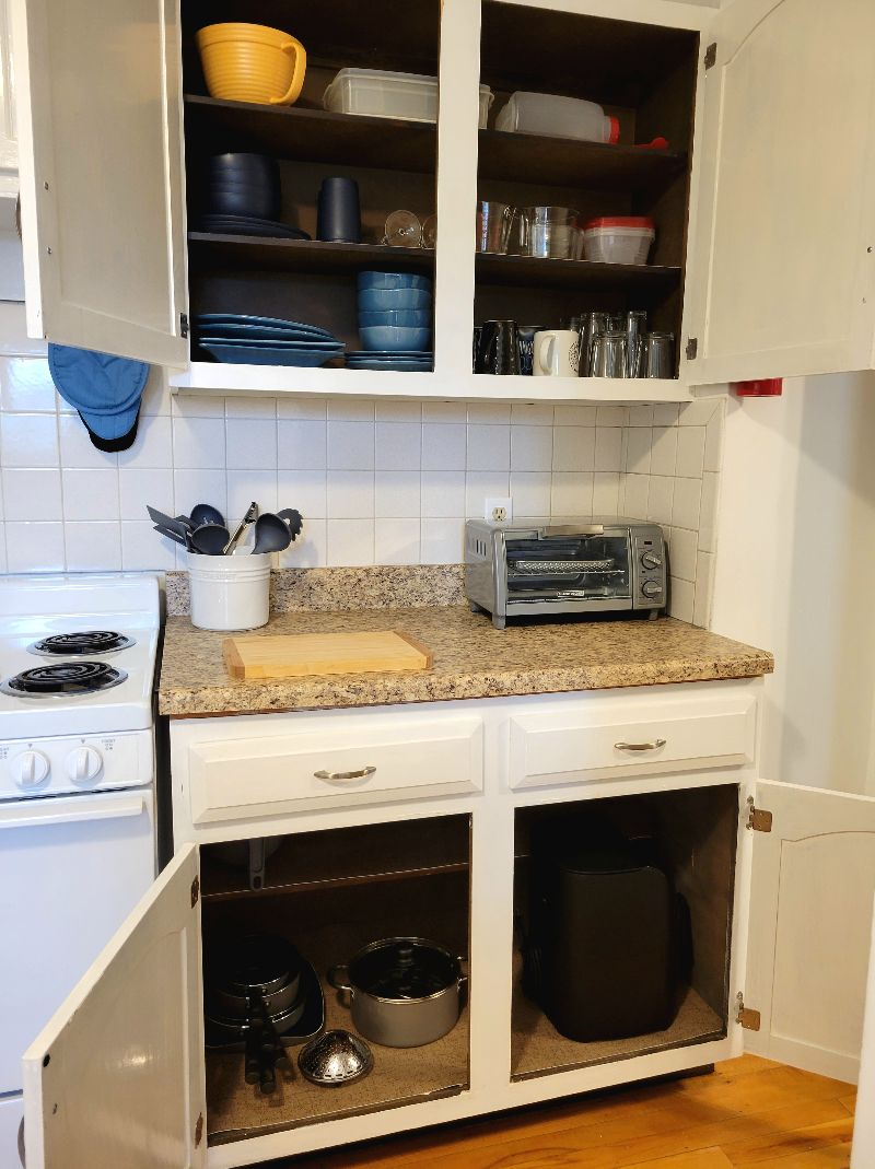 Large One Bedroom Apt 2 - Centrally located in... - Photo 9