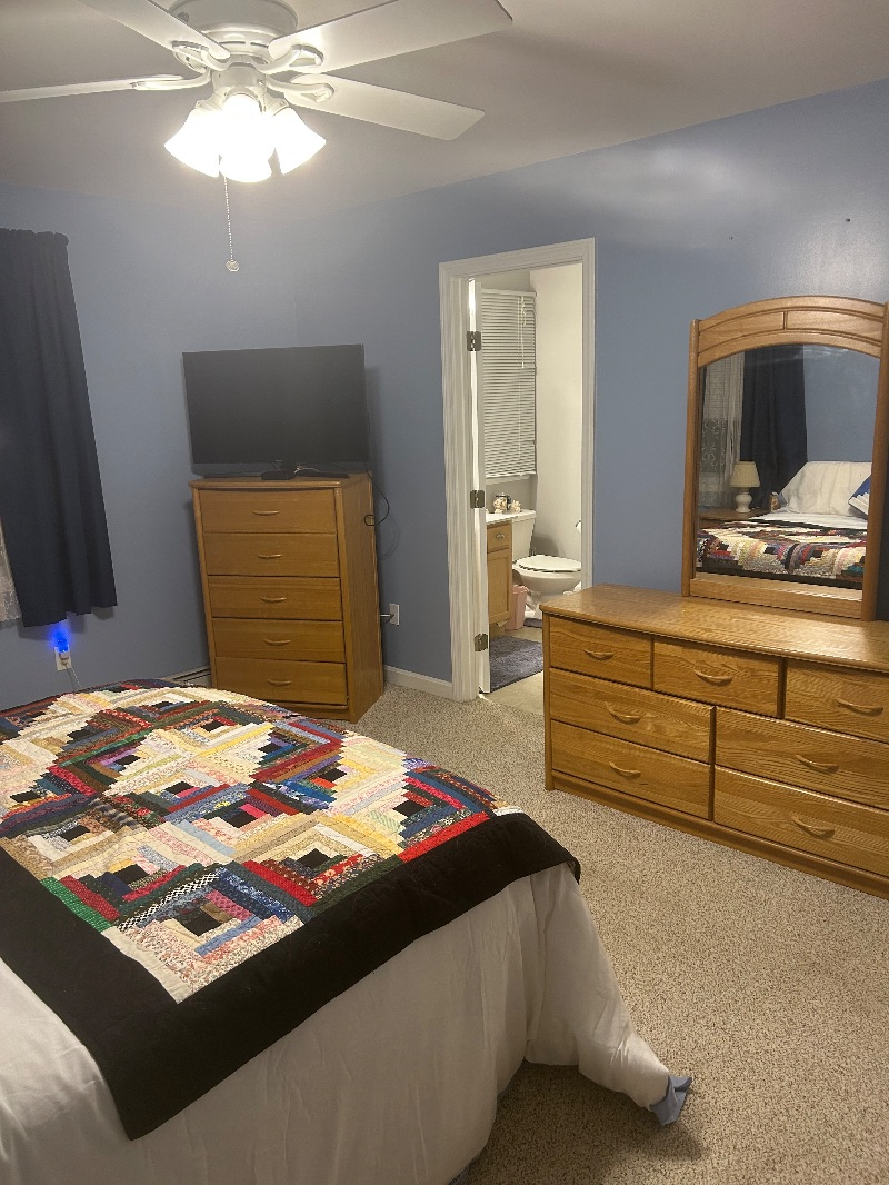 Comfy home with plenty of privacy - Photo 2