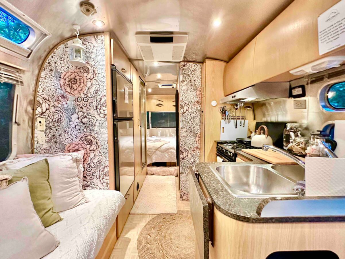 Adorable Boho-Chic Airstream - Unique glamping experience - Photo 7