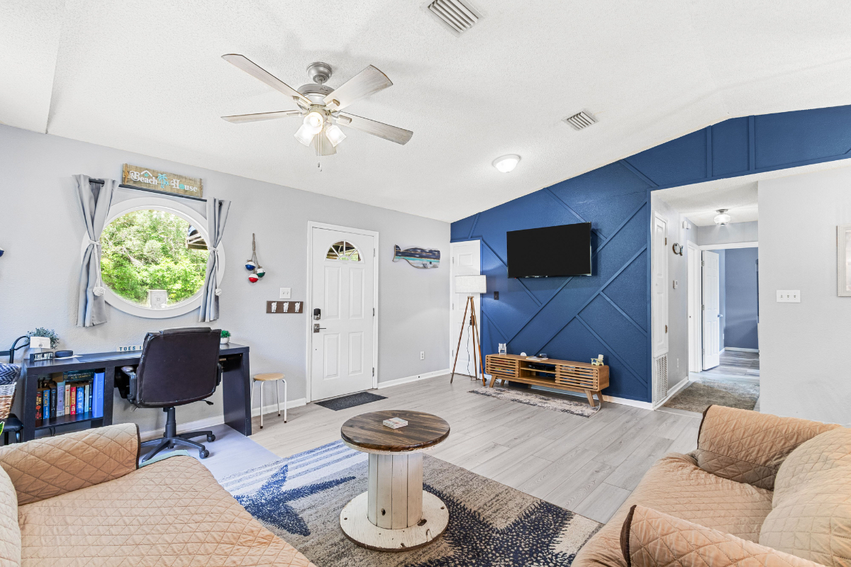 Quaint Cottage by the Bay (Porthole Paradise) - Photo 3