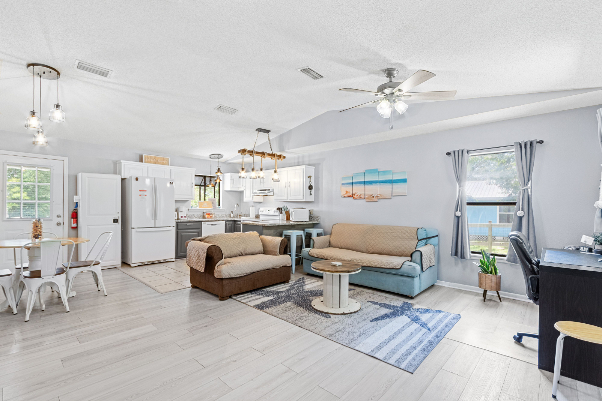Quaint Cottage by the Bay (Porthole Paradise) - Photo 2