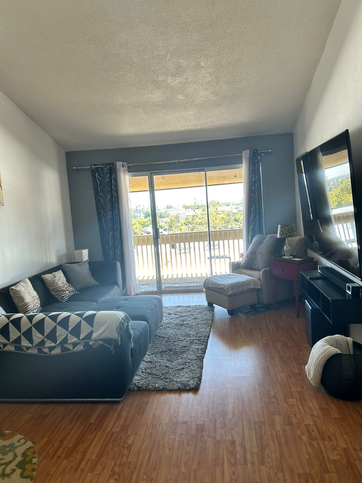City Living By The Beach - Photo 2