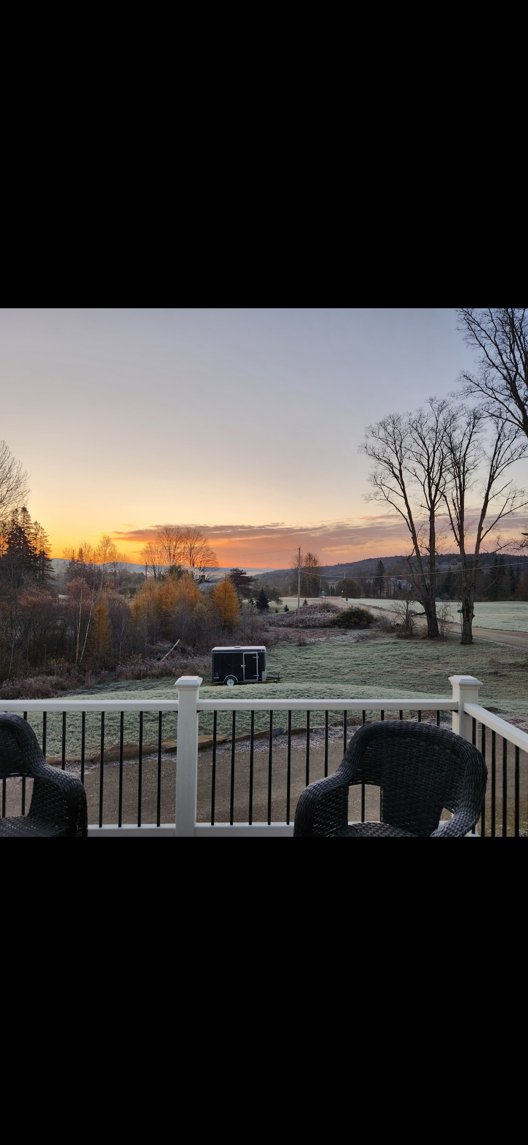 Beautiful country living close to town - Photo 10