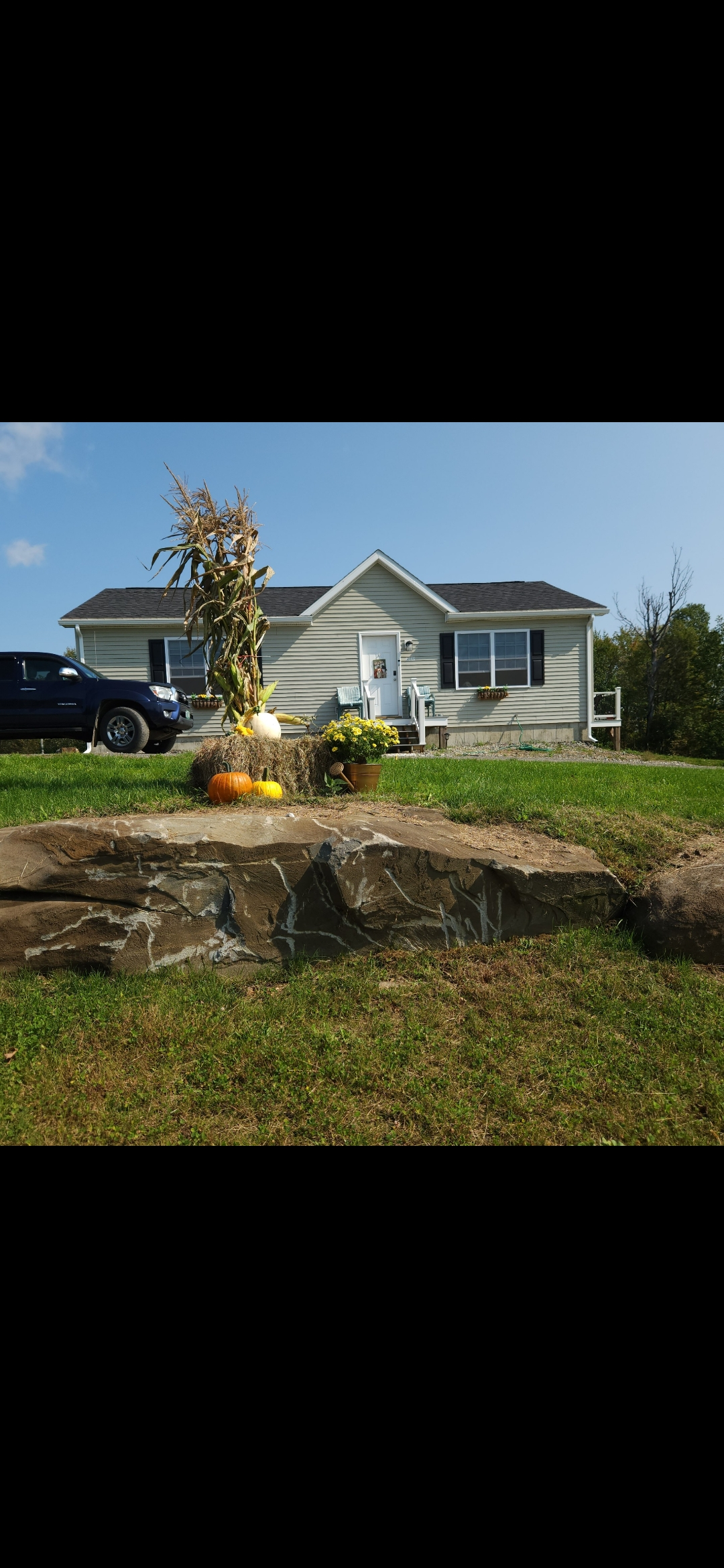 Beautiful country living close to town - Photo 11