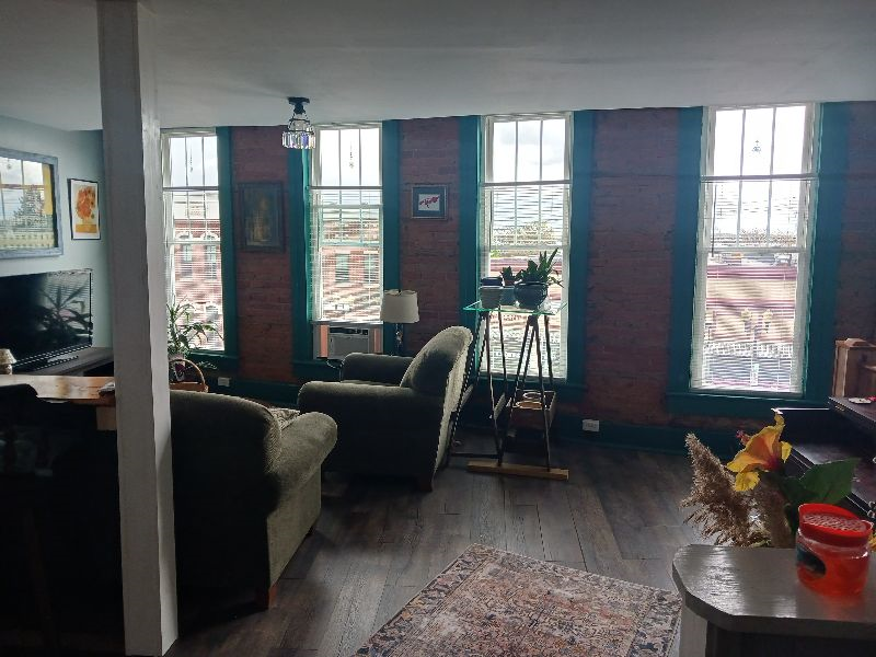 Charming downtown apartment - Photo 1