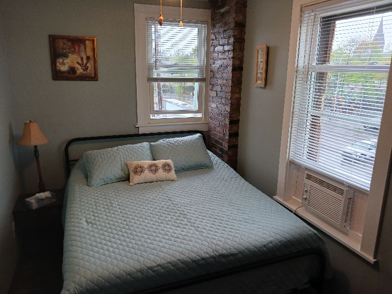 Charming downtown apartment - Photo 8