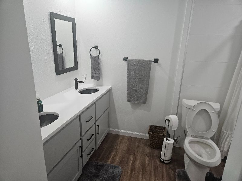 Quiet, cozy room in a safe neighborhood - Photo 3