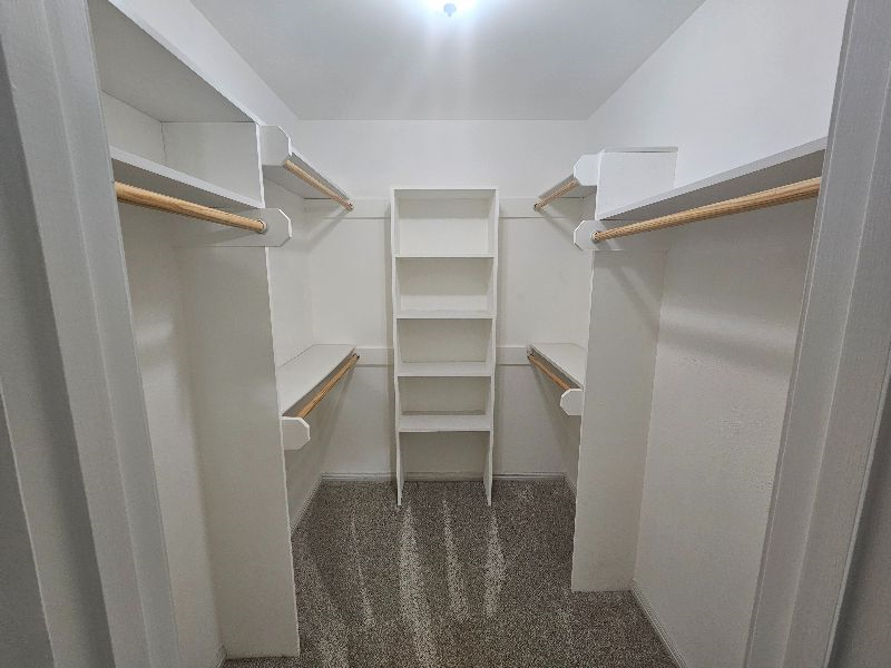 Quiet, cozy room in a safe neighborhood - Photo 2