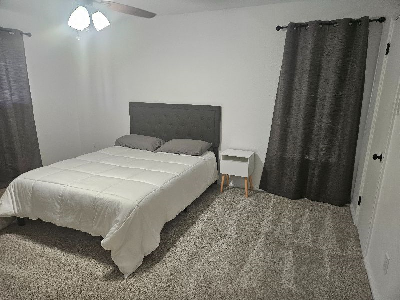 Quiet, cozy room in a safe neighborhood - Photo 8