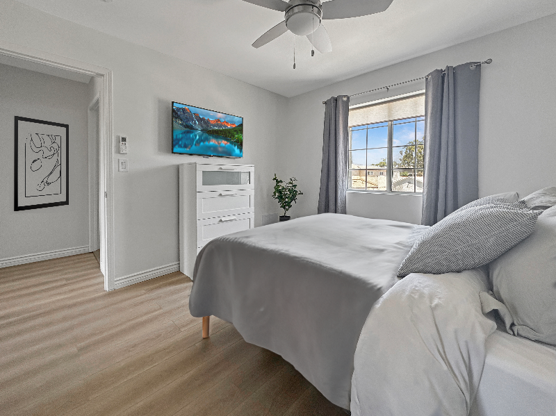 RARE FIND - Clean, Modern Apartment near Culver - Photo 6