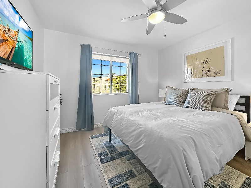 RARE FIND - Clean, Modern Apartment near Culver - Photo 3