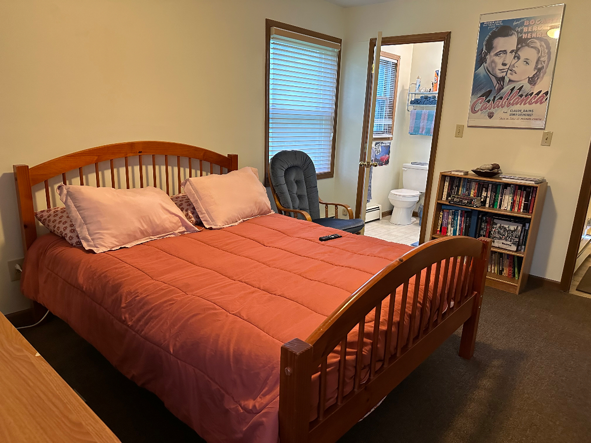 Cozy Retreat in Peru, NY - Midterm Rental with... - Photo 3