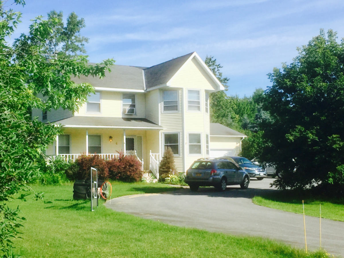 Cozy Retreat in Peru, NY - Midterm Rental with... - Photo 10