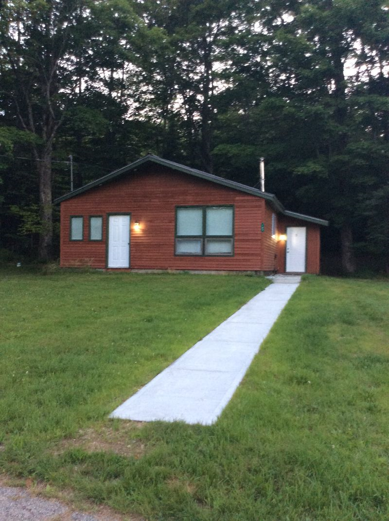 CLEAN / Comfortable  1 Bedroom Cabin Near Rutland - Photo 2
