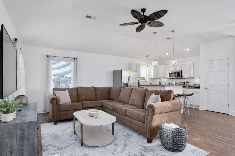 Spacious 2/2.5 - Minutes to Beach and the Bay