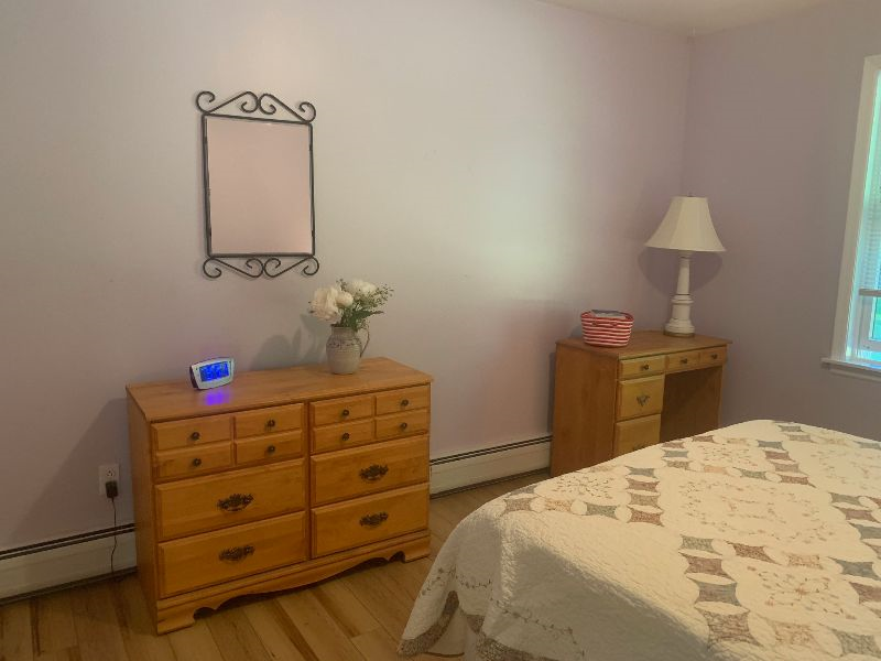 Quiet 1 bedroom apartment located near several local hospitals - Photo 8