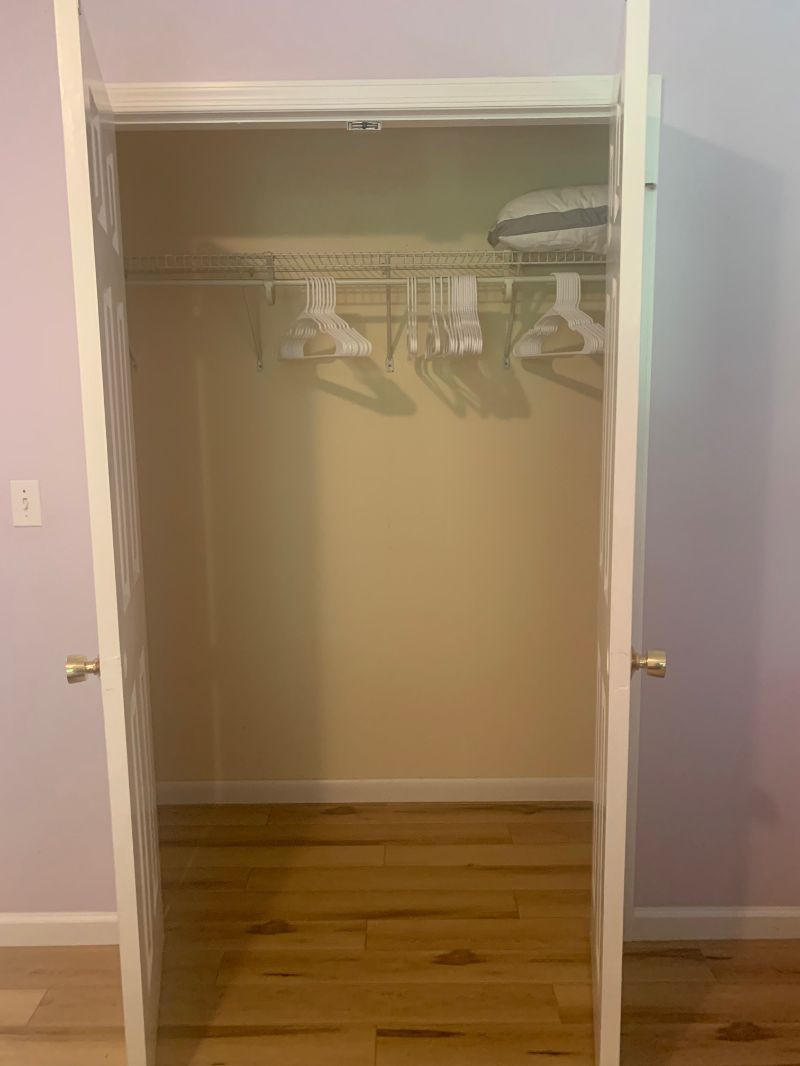 Quiet 1 bedroom apartment located near several local hospitals - Photo 7