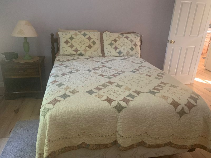 Quiet 1 bedroom apartment located near several local hospitals - Photo 10