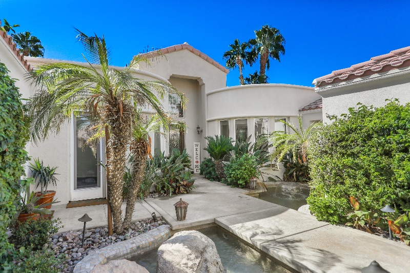 Private casita in gated PGA West community - Photo 3