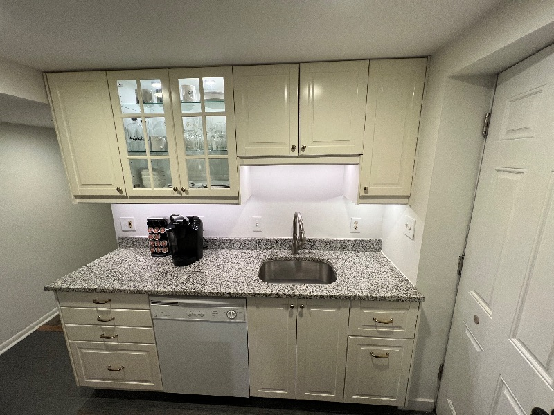 Walk Score 92/Charming, cozy 1 bed/ 1 bath apartment - Photo 7