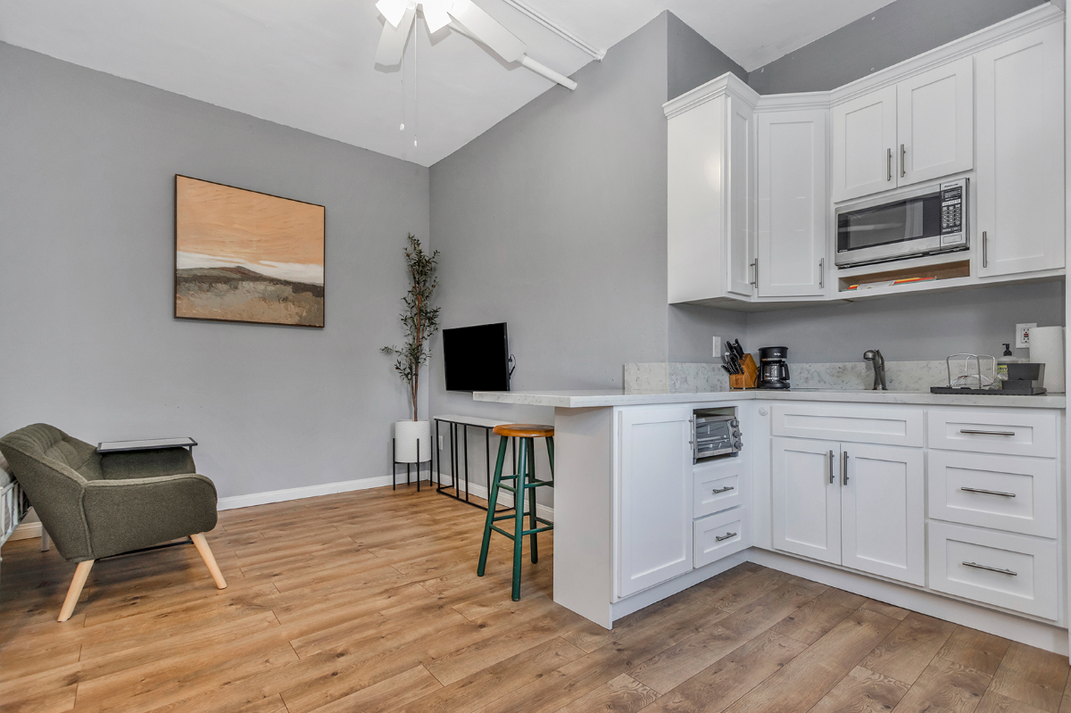 Your Home Away! Vibrant Locale. Stylish Studio. - Photo 1
