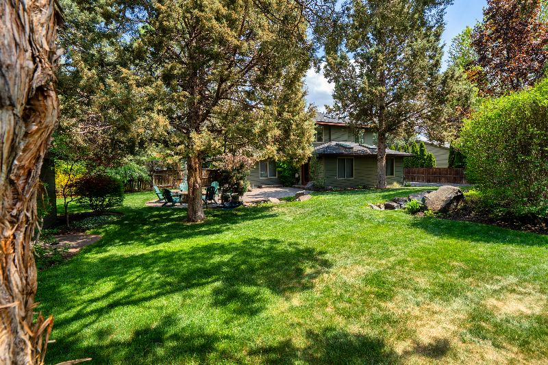 Peaceful 0.5 Acre Oasis/ Pets/Water feature - Photo 6