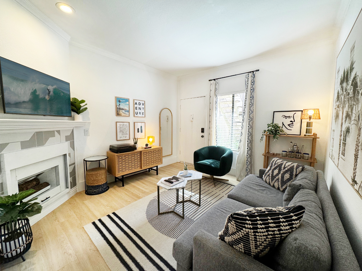 Beautiful 1 Bedroom Condo, 2 Car Parking, In-Unit W/D & Private Entrance - Photo 1