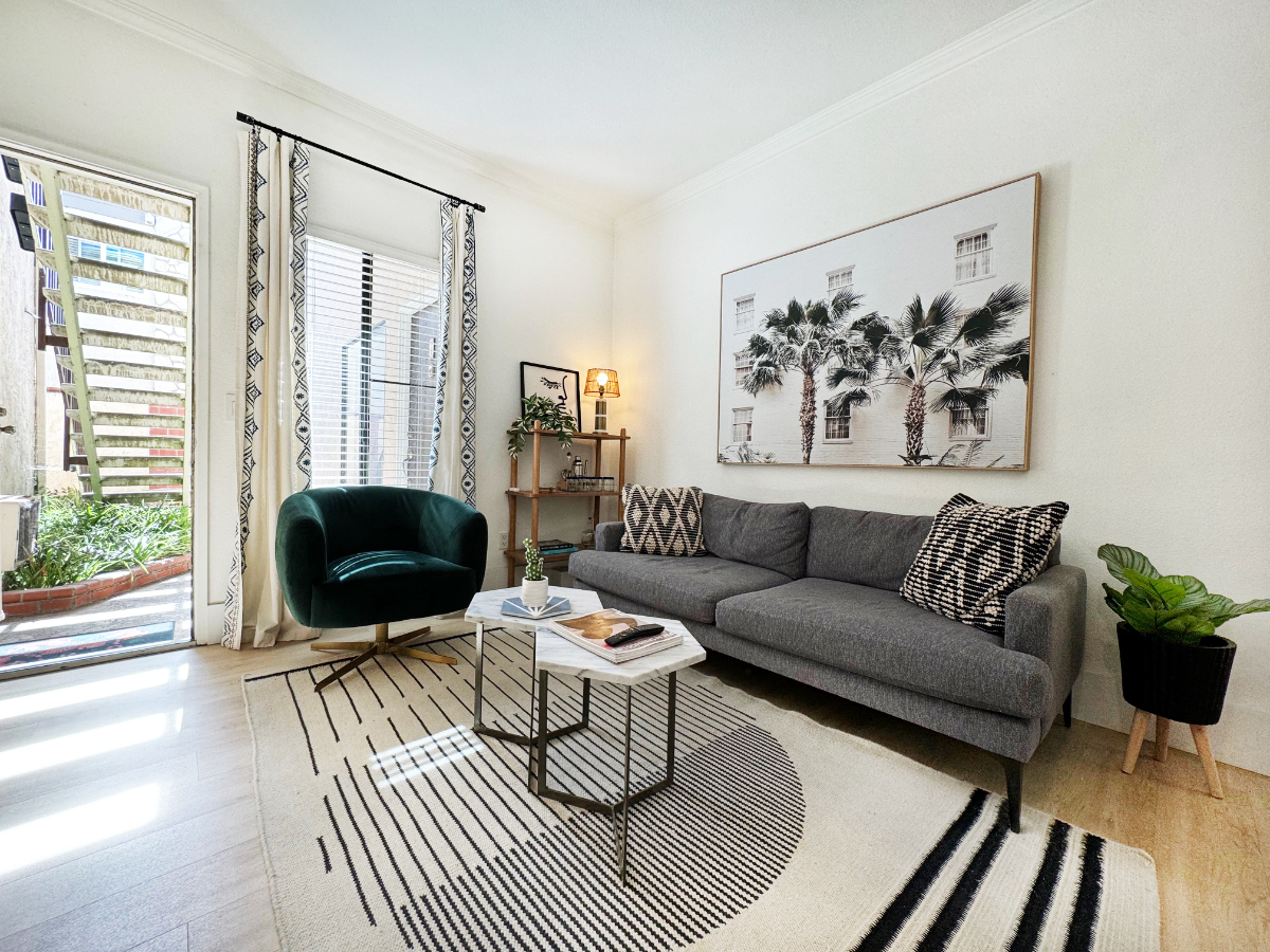 Beautiful 1 Bedroom Condo, 2 Car Parking, In-Unit W/D & Private Entrance - Photo 2