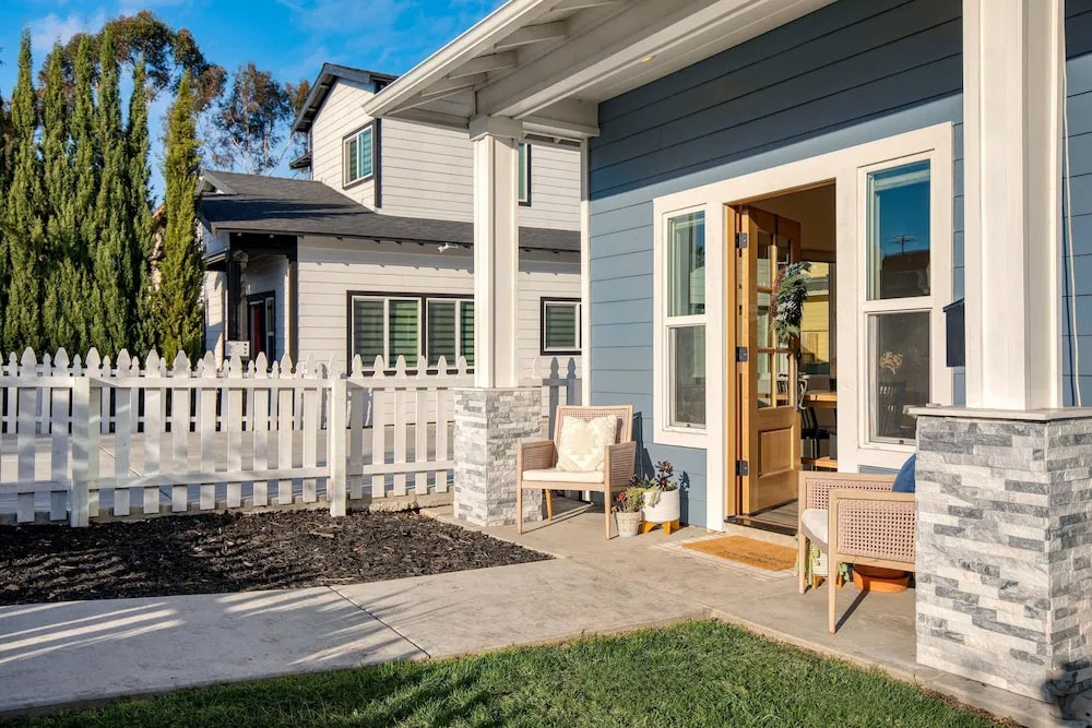 Modern 3-bed 3-bath home in North Park - Photo 3