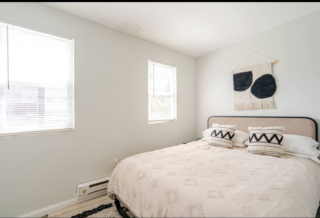 Discover Your Perfect Home-Away-From Home in Sunny & Stylish SE DC 2-BR, 1-bath Stay - Photo 6