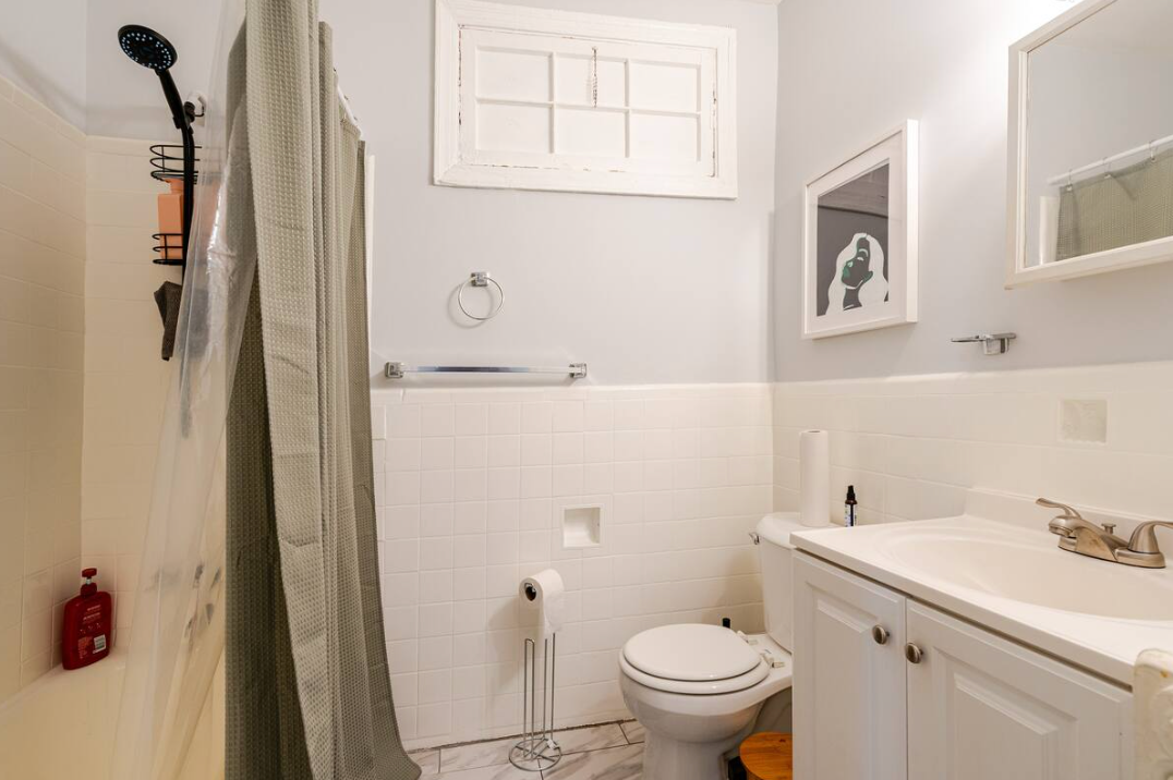 Discover Your Perfect Home-Away-From Home in Sunny & Stylish SE DC 2-BR, 1-bath Stay - Photo 5