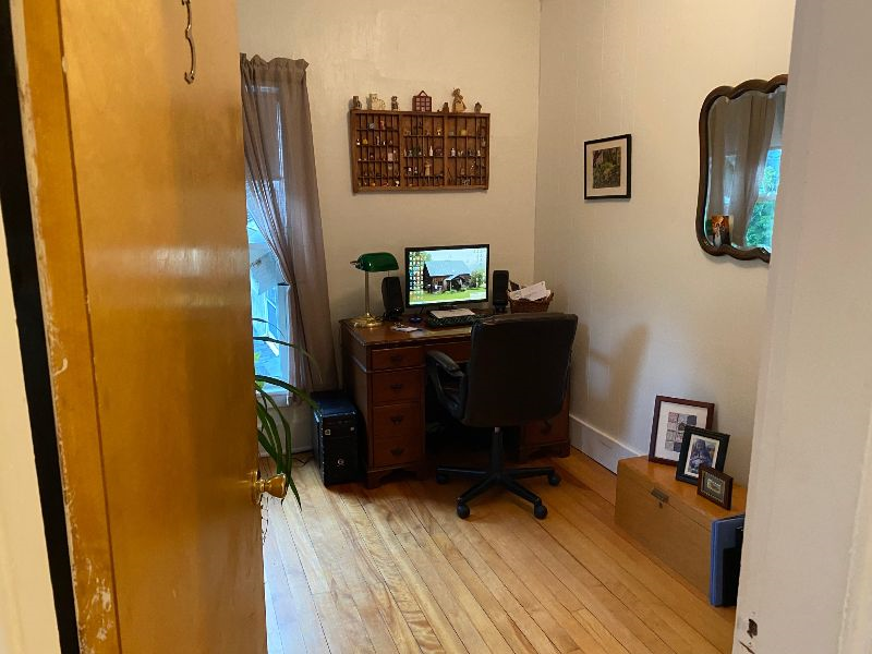 downtown waterbury upstairs unit - Photo 1