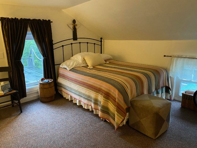 downtown waterbury upstairs unit - Photo 5