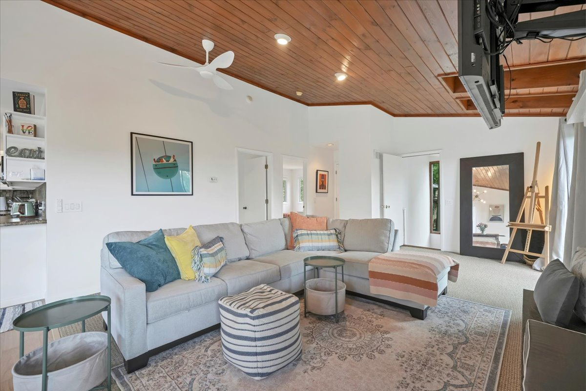 3 Bed / 2 bath w/ Lake views - 90 min from NYC... - Photo 3