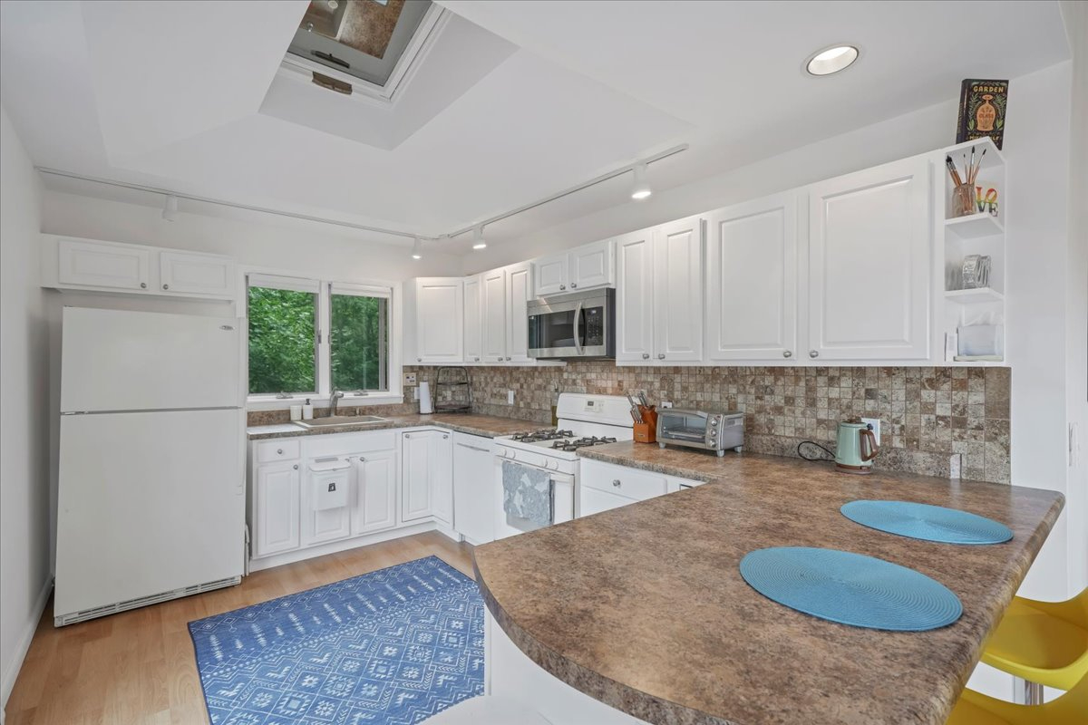 3 Bed / 2 bath w/ Lake views - 90 min from NYC... - Photo 6