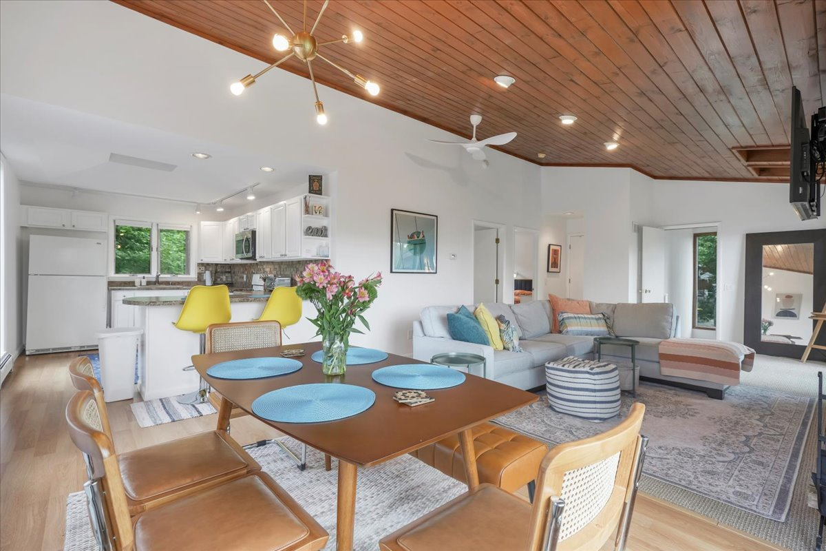 3 Bed / 2 bath w/ Lake views - 90 min from NYC... - Photo 1